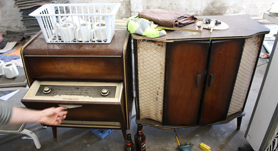 Antique radio players